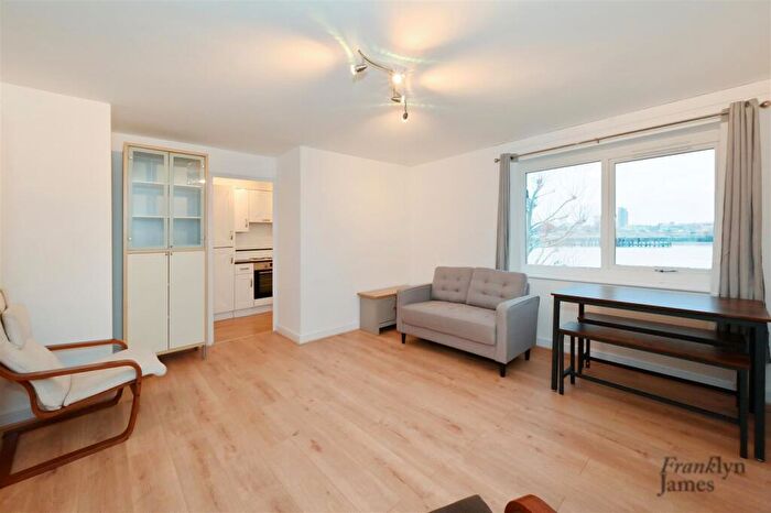 2 Bedroom Apartment To Rent In Ferguson Close, London, E14