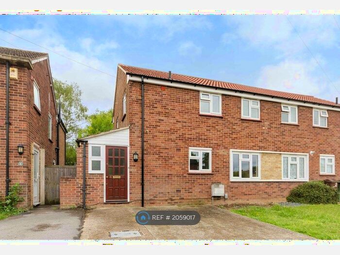4 Bedroom Semi-Detached House To Rent In Rickyard, Guildford, GU2