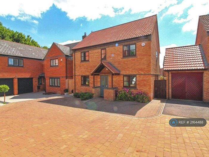 4 Bedroom Detached House To Rent In Gainsborough Close, Grange Farm, Milton Keynes, MK8