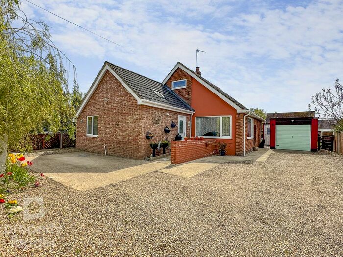 3 Bedroom Detached Bungalow For Sale In Shirley Close, Frettenham, Norwich, NR12