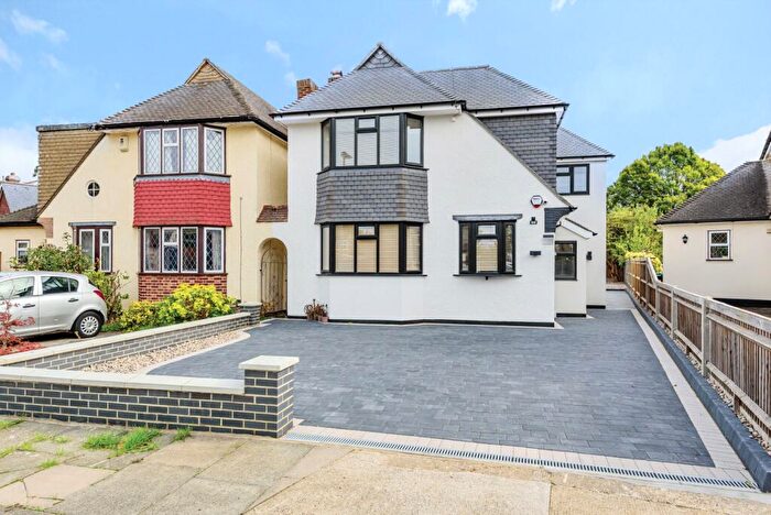 4 Bedroom Semi-Detached House To Rent In Appleton Gardens, New Malden, KT3