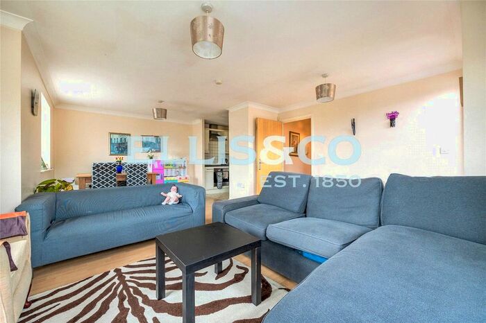 2 Bedroom Flat To Rent In Hirst Crescent, Wembley, HA9