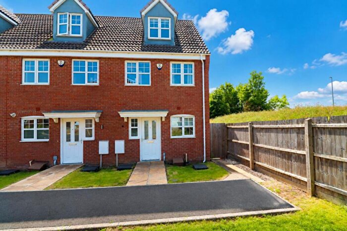 3 Bedroom End Of Terrace House For Sale In Steeple Way, Rushden, NN10