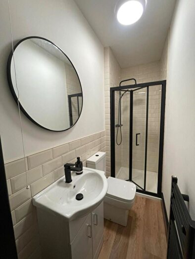5 Bedroom House To Rent In Daisy Road, Birmingham, B16