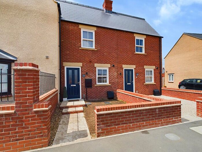 2 Bedroom Terraced House For Sale In Redcar Road, Towcester, NN12