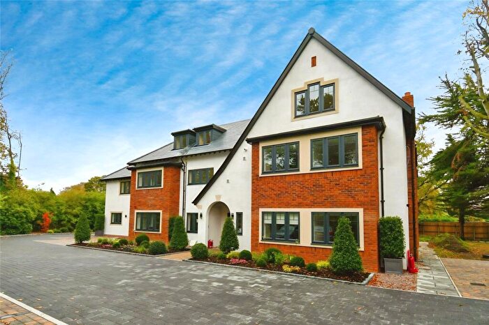 2 Bedroom Flat For Sale In Lawnswood, Quarry Road East, Heswall, CH60