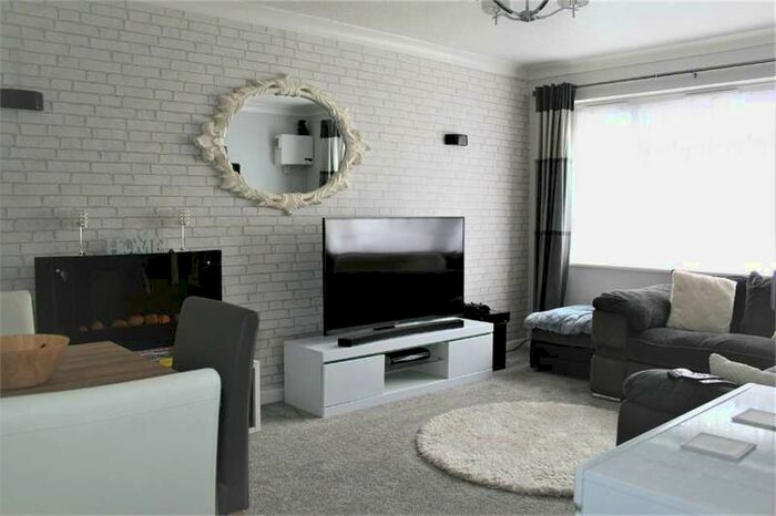 2 Bedroom Property To Rent In Melina Close, Hayes, UB3