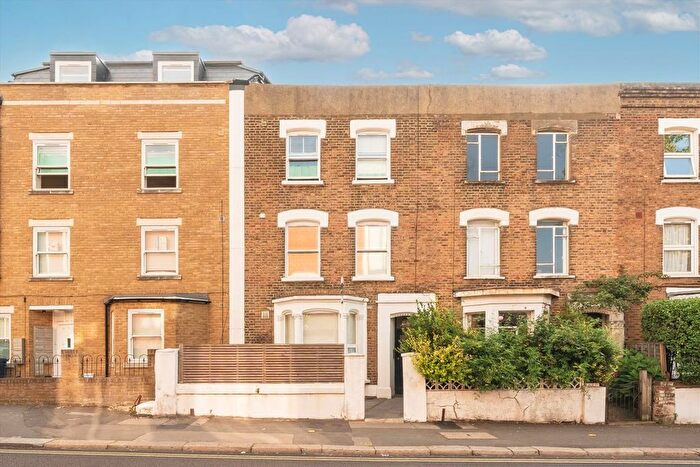 2 Bedroom Flat For Sale In Acton Lane, Acton, W3