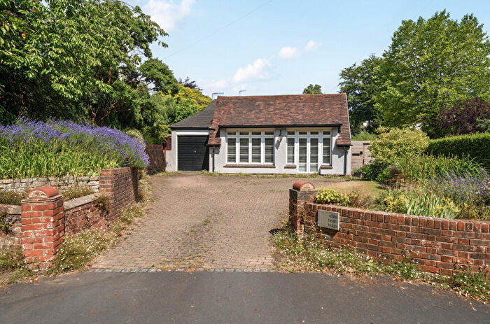 3 Bedroom Detached House For Sale In White Rose Lane, Woking, Surrey, GU22