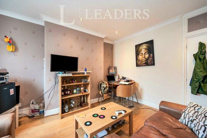 4 Bedroom Apartment To Rent In Alhambra Road, Southsea, PO4