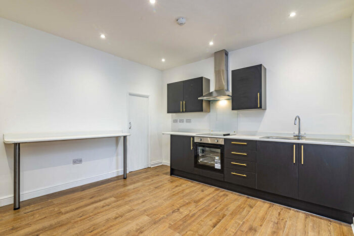 5 Bedroom House Of Multiple Occupation To Rent In Newton Street, Mansfield, Nottinghamshire, NG18