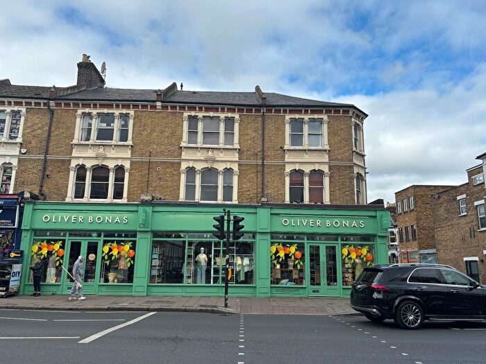 1 Bedroom Flat To Rent In Lordship Lane, East Dulwich, London, SE22