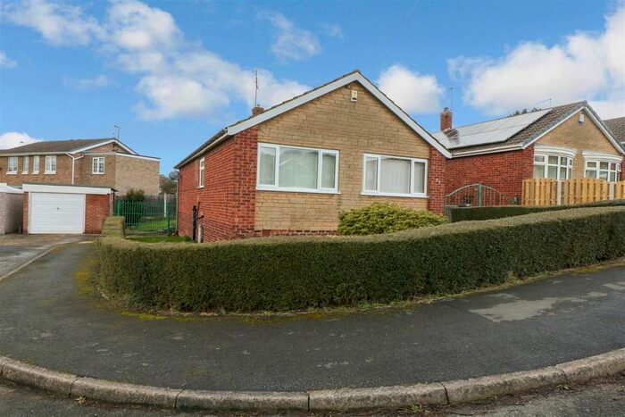 3 Bedroom Detached Bungalow To Rent In Chatsworth Close, Aston, Sheffield, S26