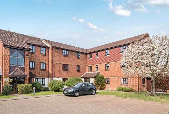 2 Bedroom Apartment For Sale In Lewis Road, Mitcham, CR4