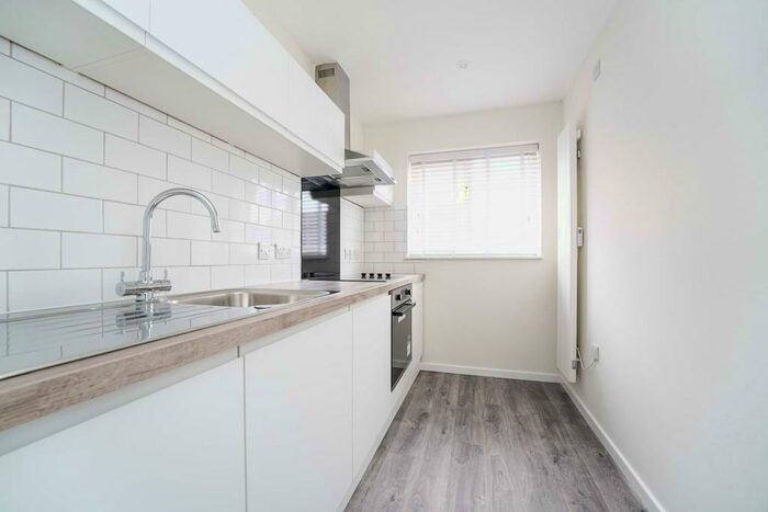 1 Bedroom Maisonette To Rent In Drift Way, Cirencester, GL7