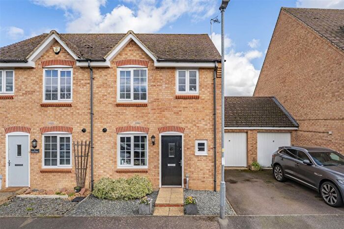 3 Bedroom Semi-Detached House For Sale In Grendon Drive, Barton Seagrave, NN15