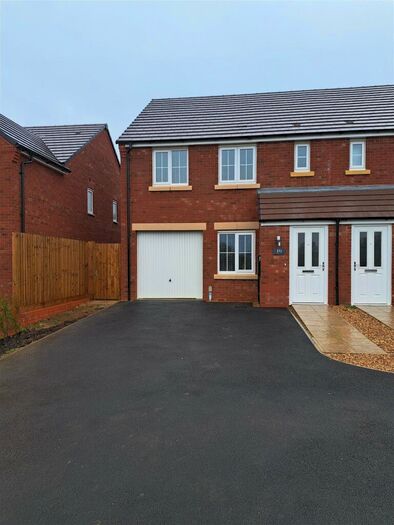 3 Bedroom Semi-Detached House To Rent In Corby, Northamptonshire, NN17