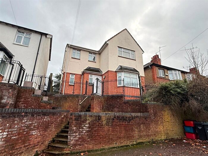 2 Bedroom Flat To Rent In Lower Street, Kettering, Northamptonshire, NN16