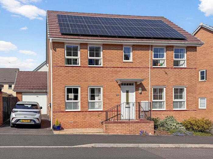 4 Bedroom Detached House For Sale In Greystone Walk, Cullompton, Devon, EX15