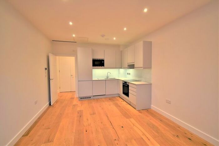 1 Bedroom Flat To Rent In Noble Drive, Harlington, Hayes, UB3