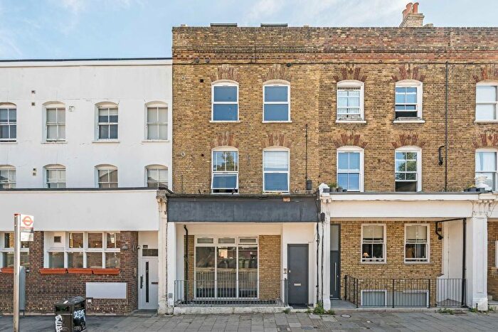 4 Bedroom Flat To Rent In Railton Road, Clapham, SE24