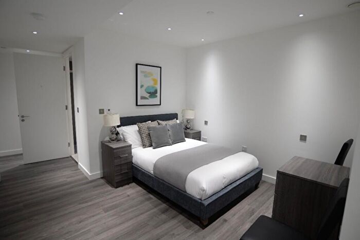 Studio To Rent In Alie Street, London, E1