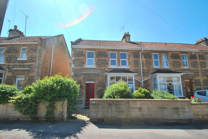 3 Bedroom Property To Rent In Canterbury Road, Bath, BA2
