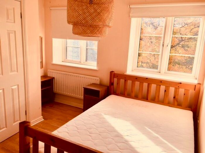 2 Bedroom Flat To Rent In Woodville Gardens, Ealing, W5