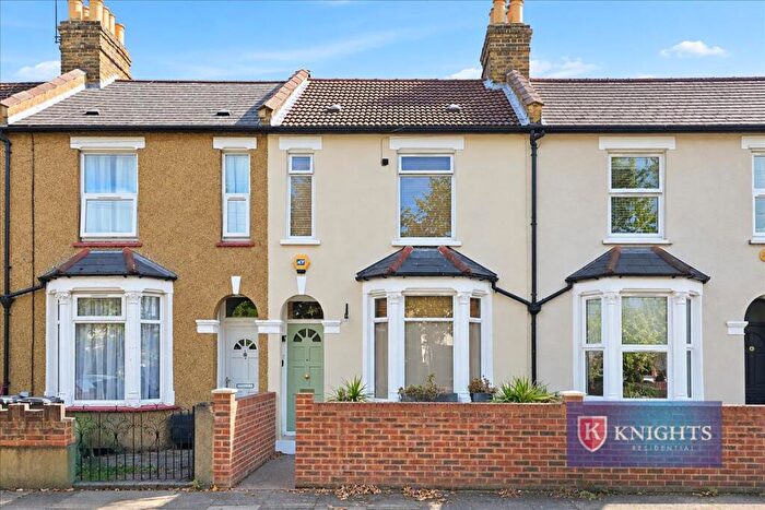 2 Bedroom House For Sale In Edinburgh Road, London, N18