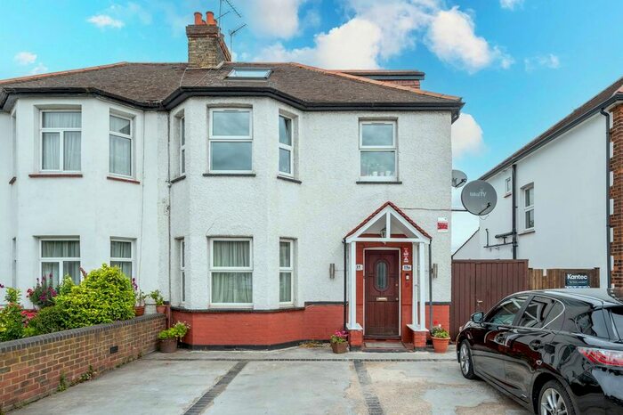 1 Bedroom Flat To Rent In Lower Richmond Road, Richmond, TW9