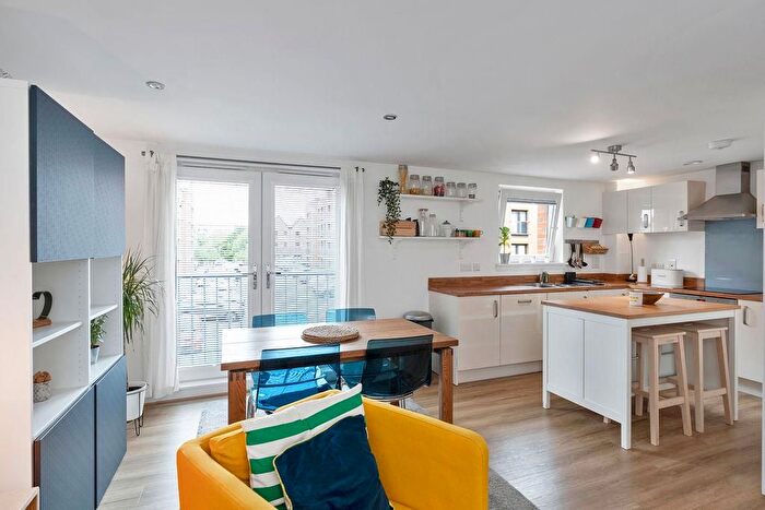 2 Bedroom Flat To Rent In Ashley Place, Edinburgh, EH6