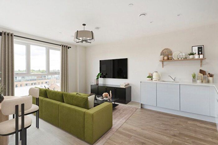 2 Bedroom Flat For Sale In High Street, Brentford, TW8