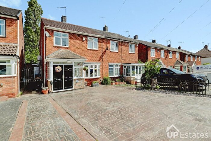 3 Bedroom Semi Detached House For Sale In Tonbridge Road, Coventry, CV3