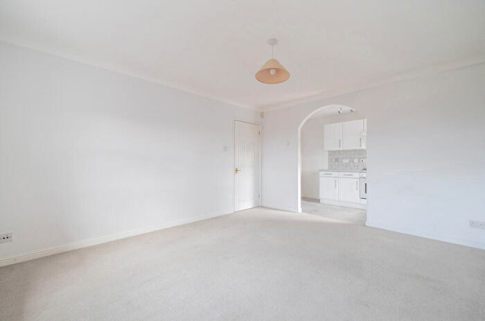 1 Bedroom Apartment For Sale In Grosvenor House, St. Lukes Square, Guildford, GU1