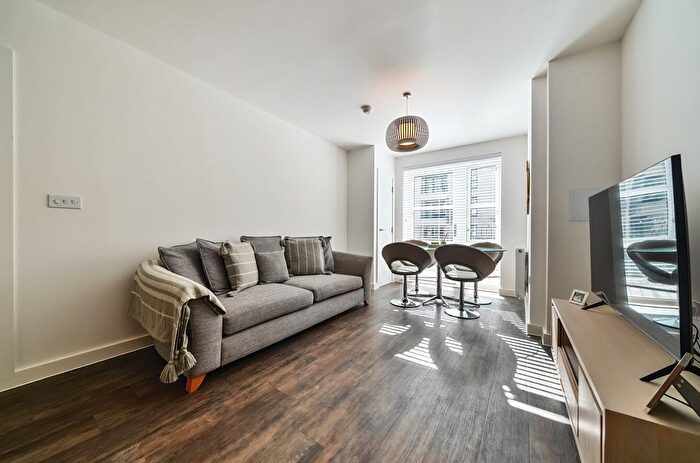 1 Bedroom Flat For Sale In Eastern Avenue, Western Cross, Ebbsfleet Valley, DA10