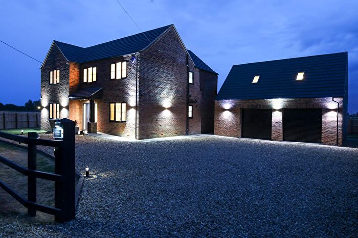 4 Bedroom Detached House For Sale In Cants Drove, Murrow, PE13