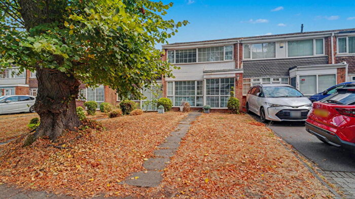 3 Bedroom Terraced House For Sale In Stratford Road, Hall Green, Birmingham, B28