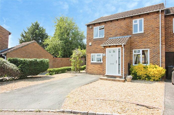 3 Bedroom End Of Terrace House For Sale In Chilcombe Way, Lower Earley, Reading, RG6