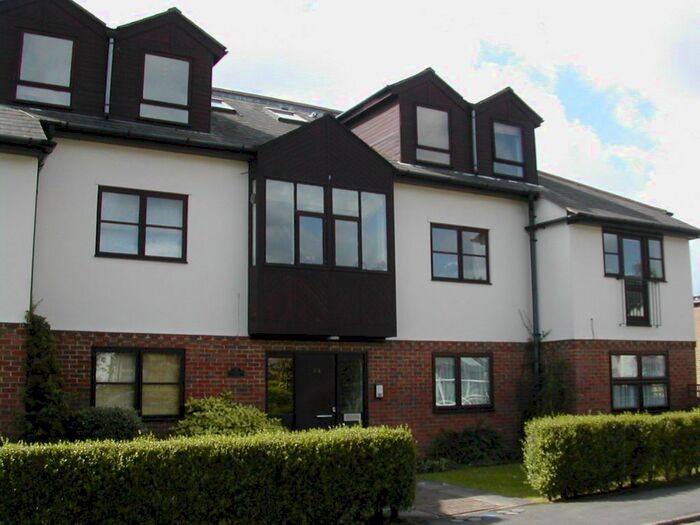 1 Bedroom Flat To Rent In Iona Crescent, Cippenham, Slough, SL1