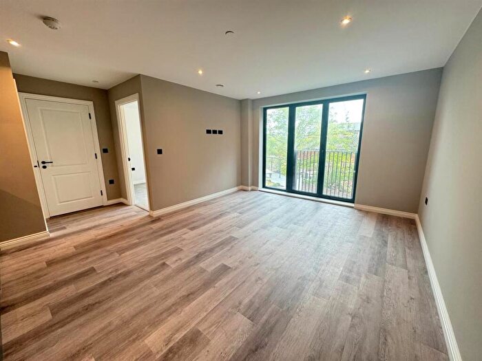 1 Bedroom Apartment To Rent In Springwell Gardens, Springwell Road, Leeds, LS12