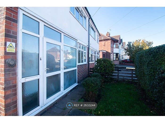 3 Bedroom Semi Detached House To Rent In Roehampton Drive, Wigston, LE18