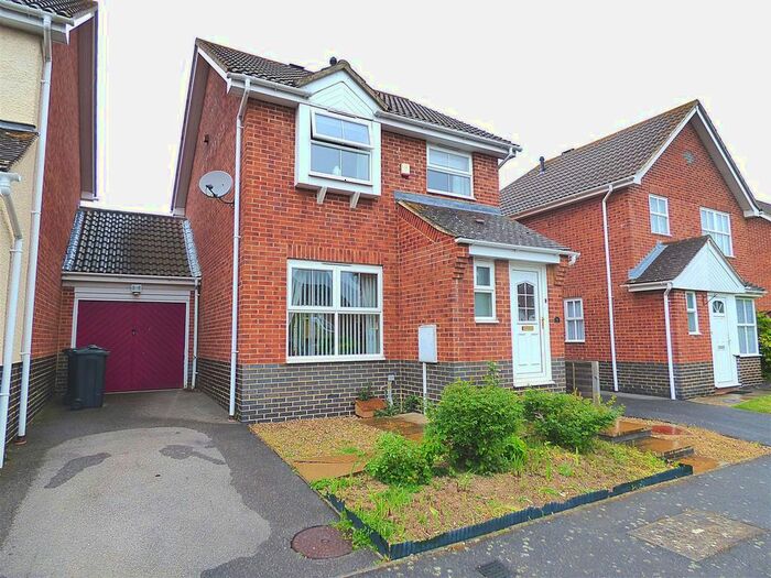 3 Bedroom Detached House To Rent In Silver Birch Grove, Park Farm, Ashford, TN23