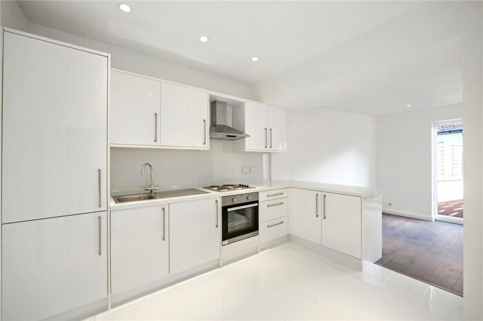 2 Bedroom Maisonette To Rent In Parkway, London, NW1