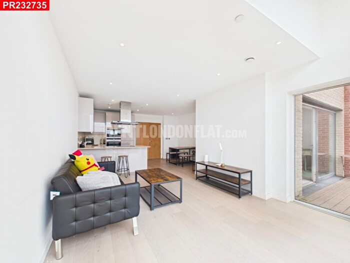 3 Bedroom Flat To Rent In Thonrey Close, London, NW9