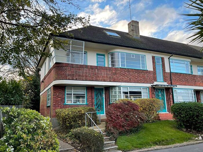 3 Bedroom Flat To Rent In Glenhill Close, London, N3