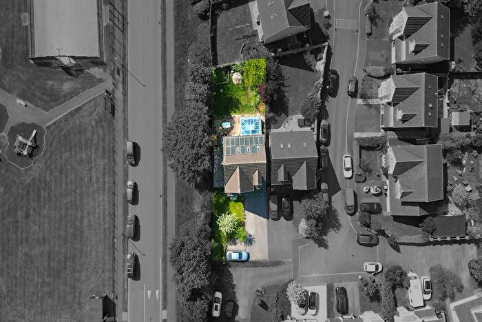 5 Bedroom Detached House For Sale In Mayflower Close, Glossop, SK13