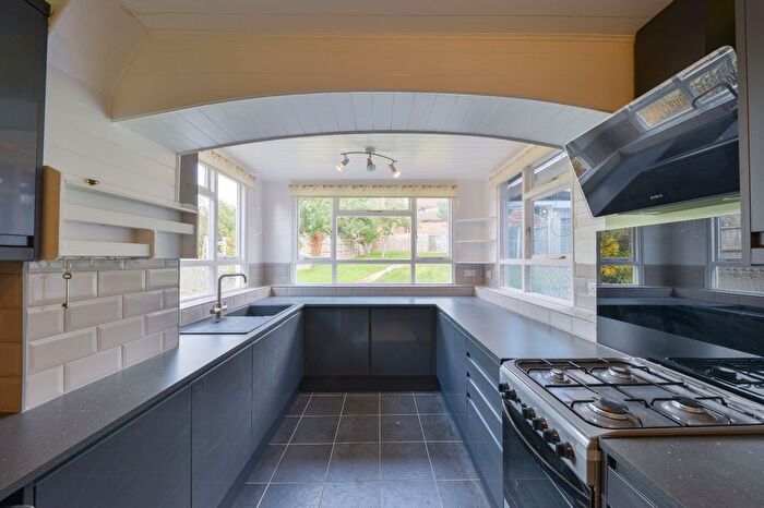 3 Bedroom Semi-Detached House For Sale In Coningsby Bank, St. Albans, AL1