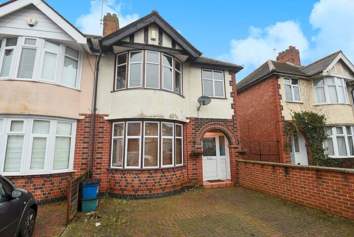 3 Bedroom Semi-Detached House To Rent In White Road, East Oxford, OX4