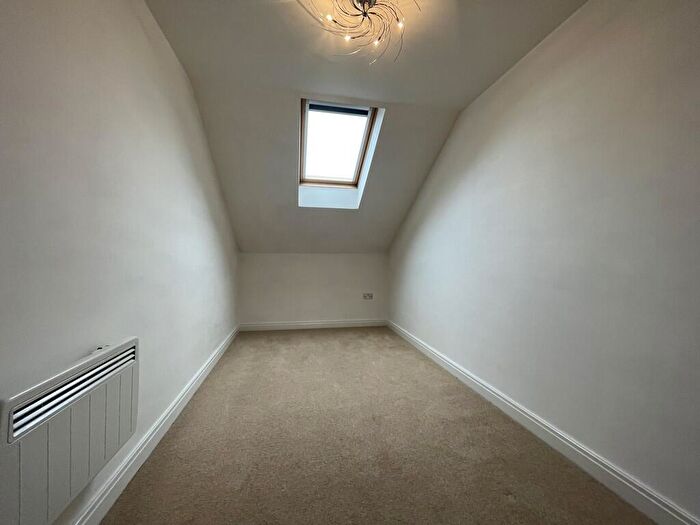 2 Bedroom Apartment To Rent In The Crescent, Davenport, SK3