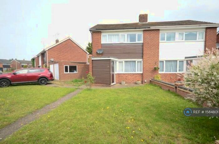 3 Bedroom Semi-Detached House To Rent In Hudson Road, Woodley, Reading, RG5